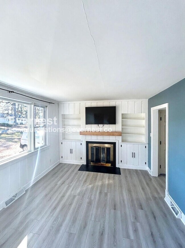 Building Photo - 8282 Wonderland Ln