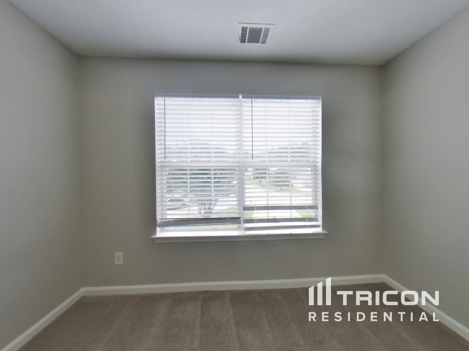 Building Photo - 5587 Sapphire Cir