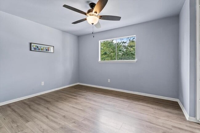 Building Photo - 1411 Grand Valley Dr