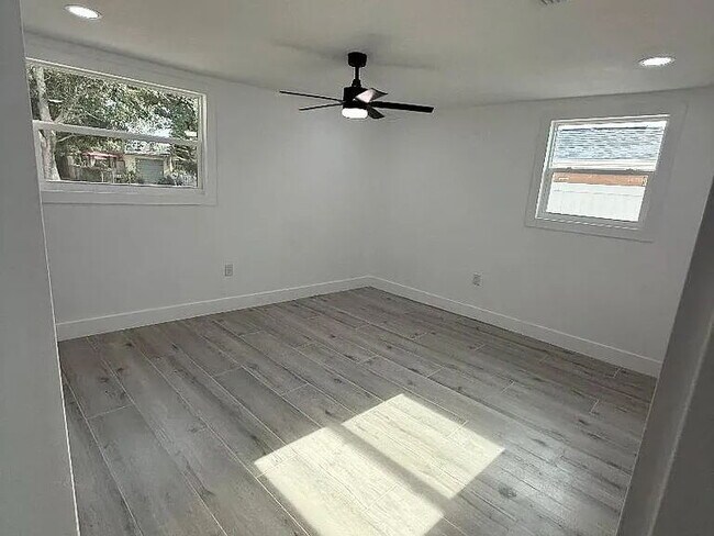 Building Photo - Beautifully Remodeled Tampa Rental | Prime Location