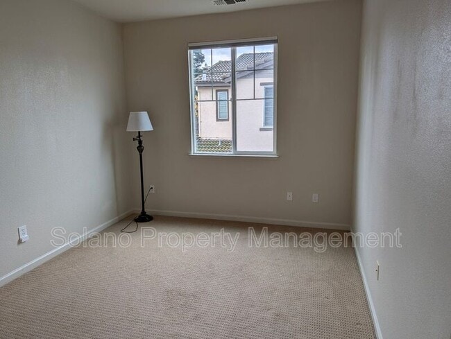 Building Photo - 1613 Centennial Dr