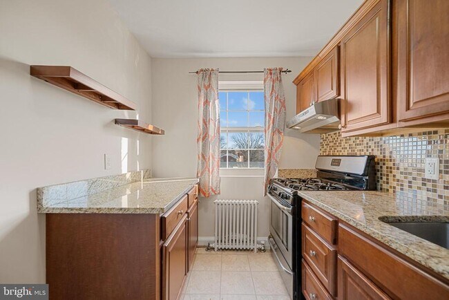 Building Photo - 5310 8th Rd S