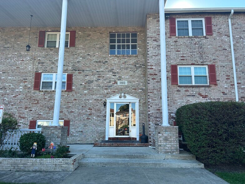Building Photo - 11913 Tarragon Rd