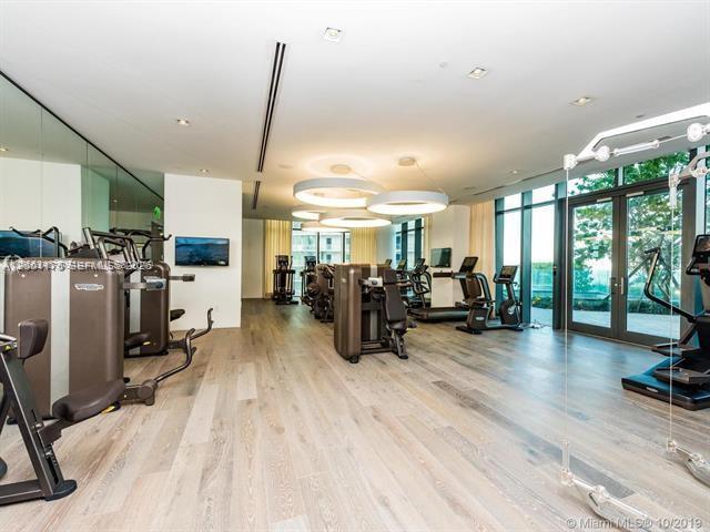 Building Photo - 650 NE 32nd St