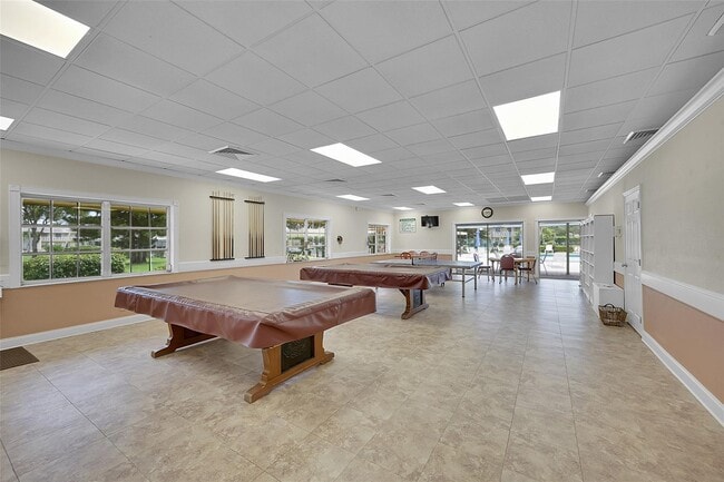 Building Photo - 1100 Boxwood Dr