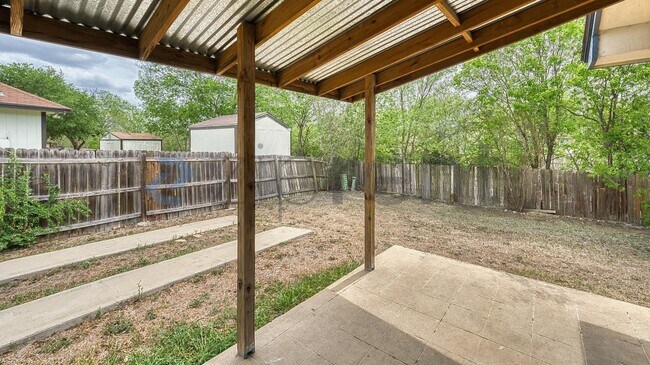 Building Photo - 4315 Lakebend W Dr