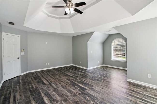 Building Photo - 2011 Chelton Way SE