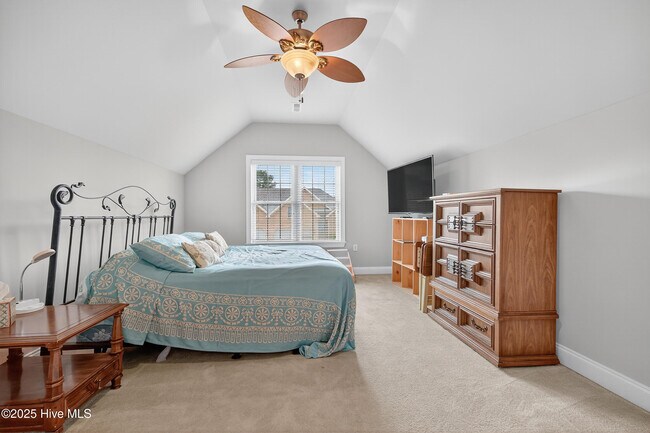 Building Photo - 3253 Gardenwood Dr