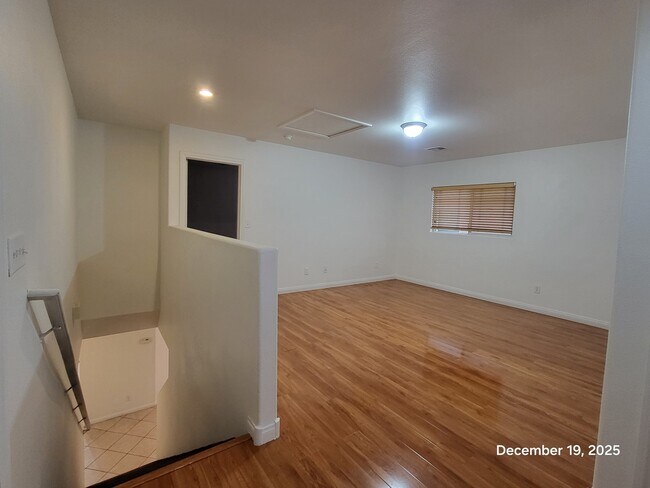 Building Photo - 9965 Mardagen St