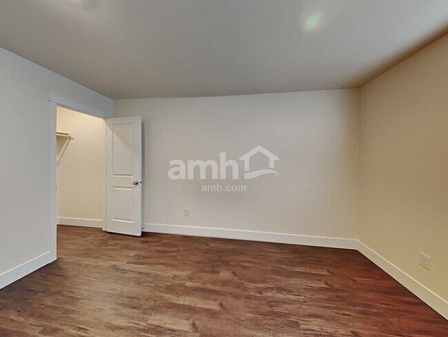 Building Photo - 4043 Bold Stripe Ave