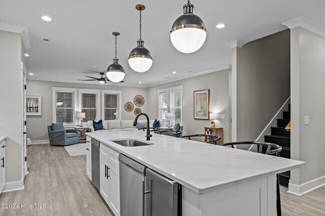 Building Photo - Winter Rental in Emerald Isle