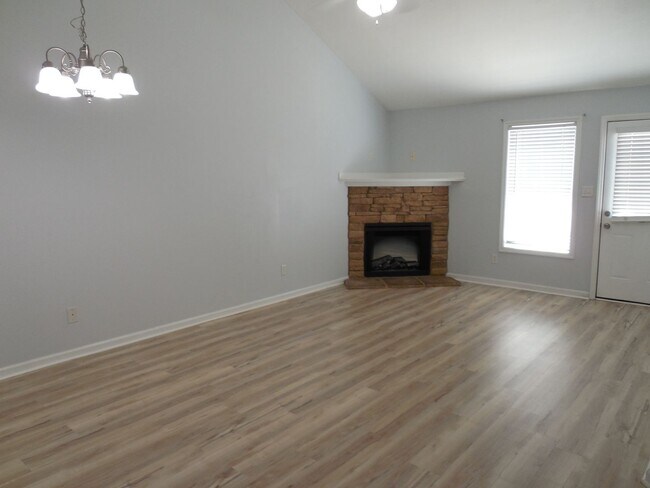 Building Photo - Grovetown Townhome Unit