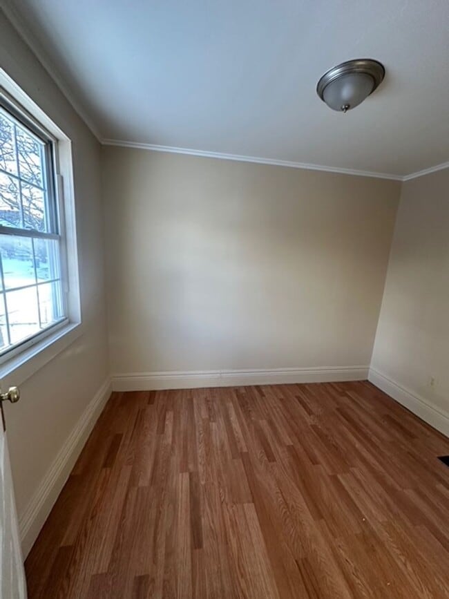 Building Photo - 82 Lime St