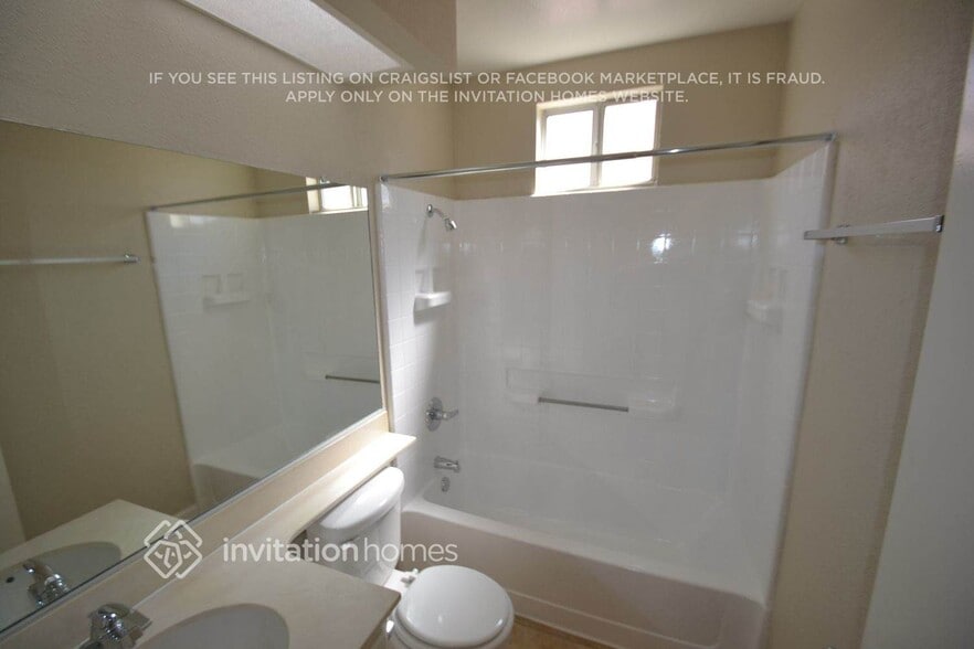 Building Photo - 23798 Vía Olivia