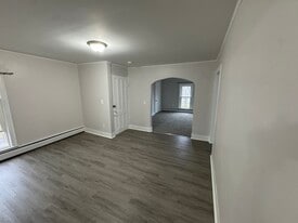 Building Photo - 8 Foote St