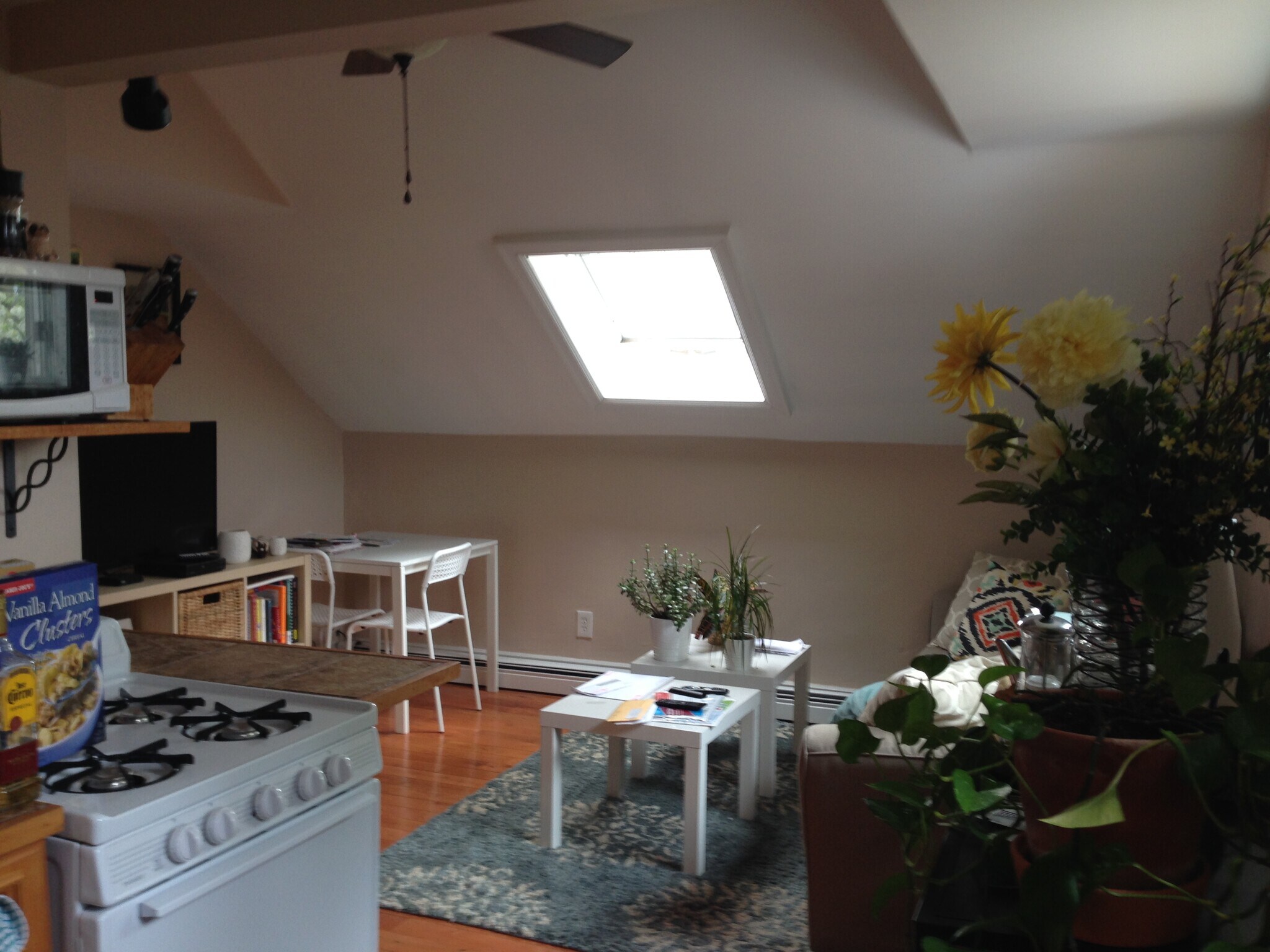 Building Photo - 889 Hope St