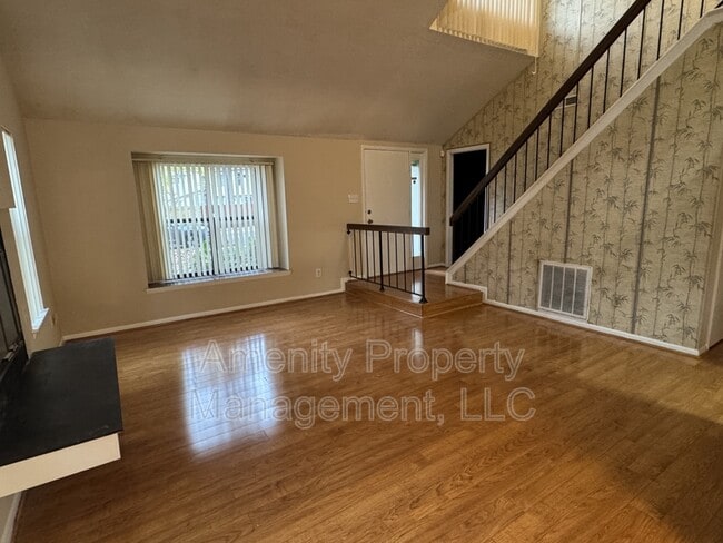 Building Photo - 704 Ninebark Ct