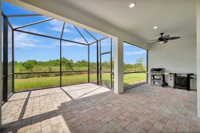 Building Photo - Del Webb Bayview Home, Active 55+ Communit...