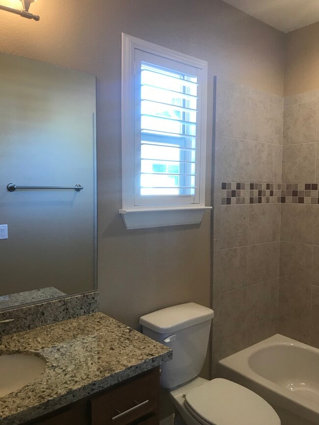 Building Photo - 1355 Cedar Creek Cir