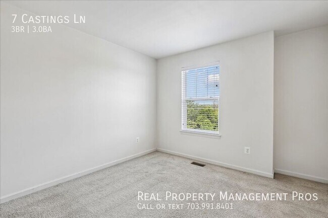 Building Photo - 7 Castings Ln