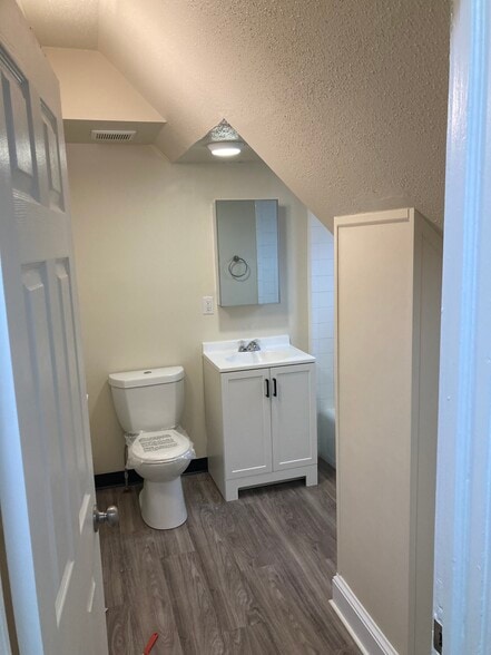 Building Photo - 83 Connecticut Blvd