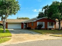 Building Photo - 1606 Spicewood Dr