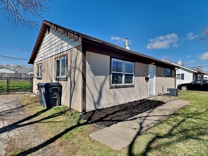 Building Photo - 514 Carol Dr