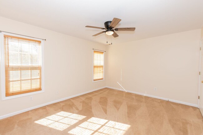 Building Photo - COMING SOON - HOME FOR THE HOLIDAYS