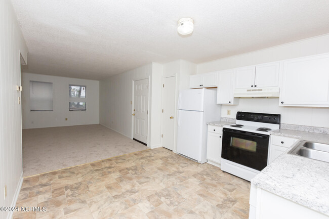 Building Photo - 104 Ravenwood Dr
