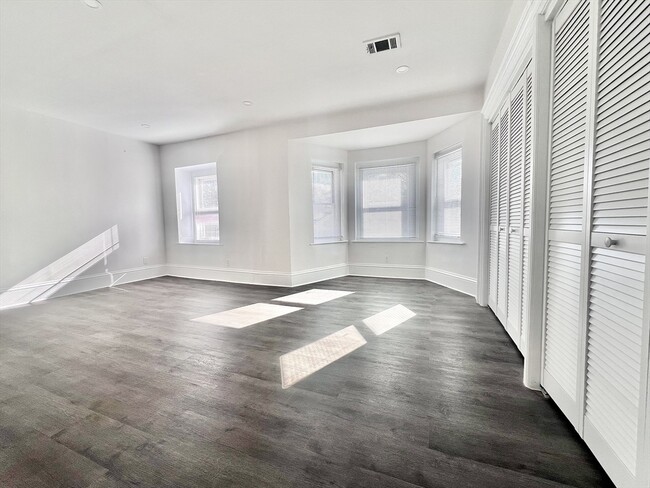 Building Photo - 57 Fort Ave