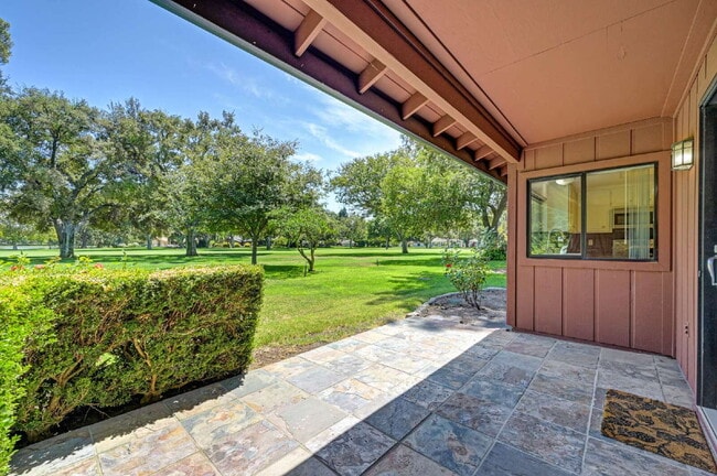Building Photo - Fabulous condominium home on 6th Fairway of El Macero Country Club.
