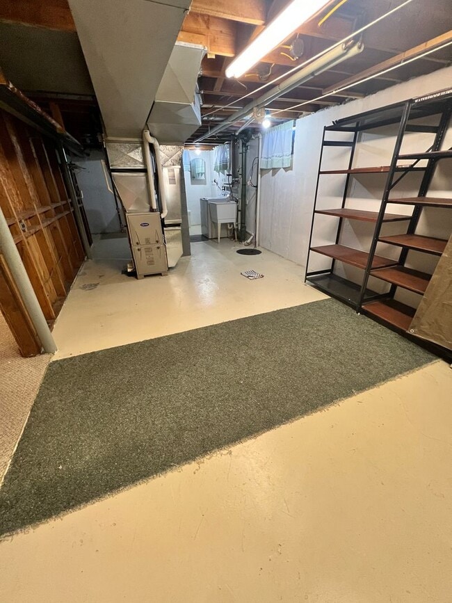 Building Photo - 140 E Niagara St