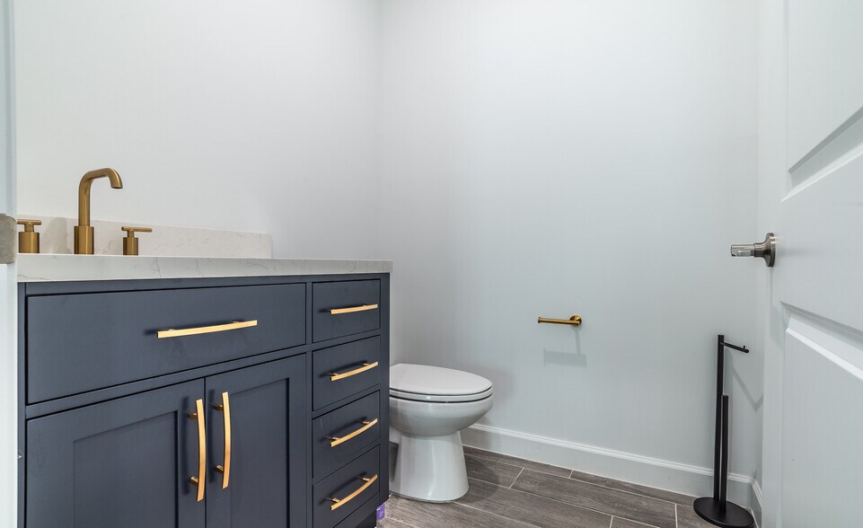 Guest bathroom - 6378 NW Windwood Way
