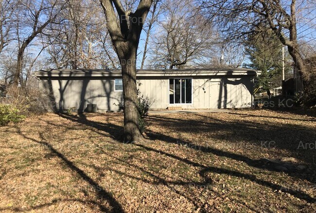 Building Photo - 13801 W 93rd St