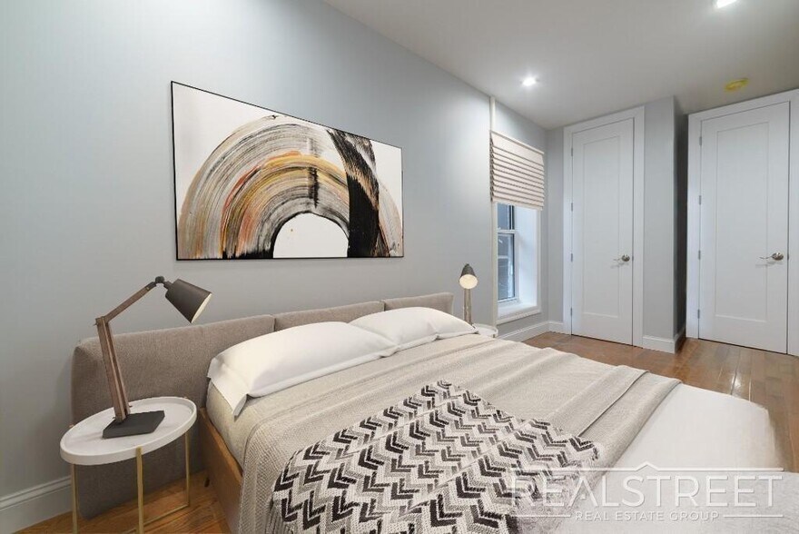 Building Photo - 1 Bed W. Tons of Space in Crown Heights!