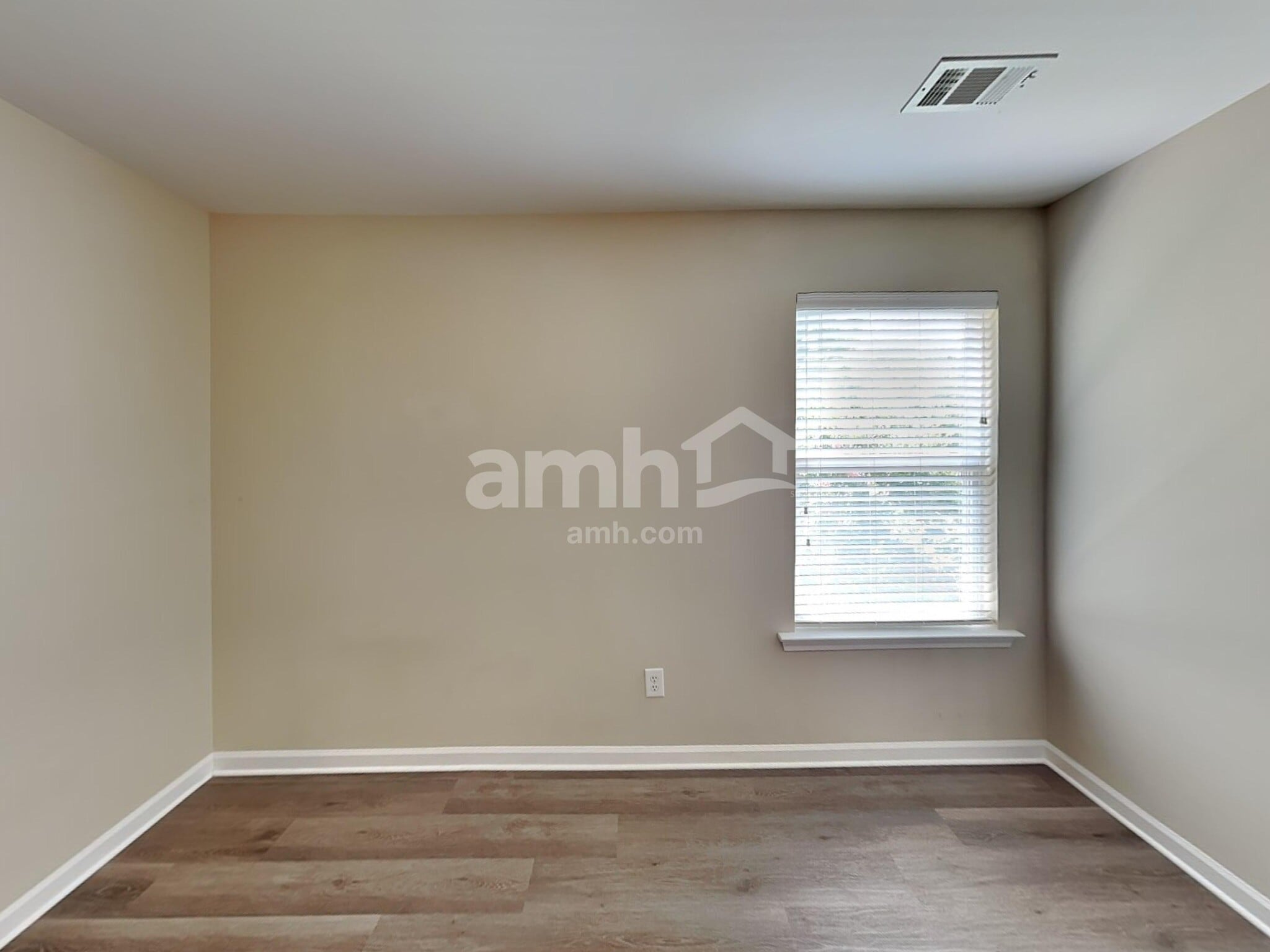 Building Photo - 319 Forest Bend Dr