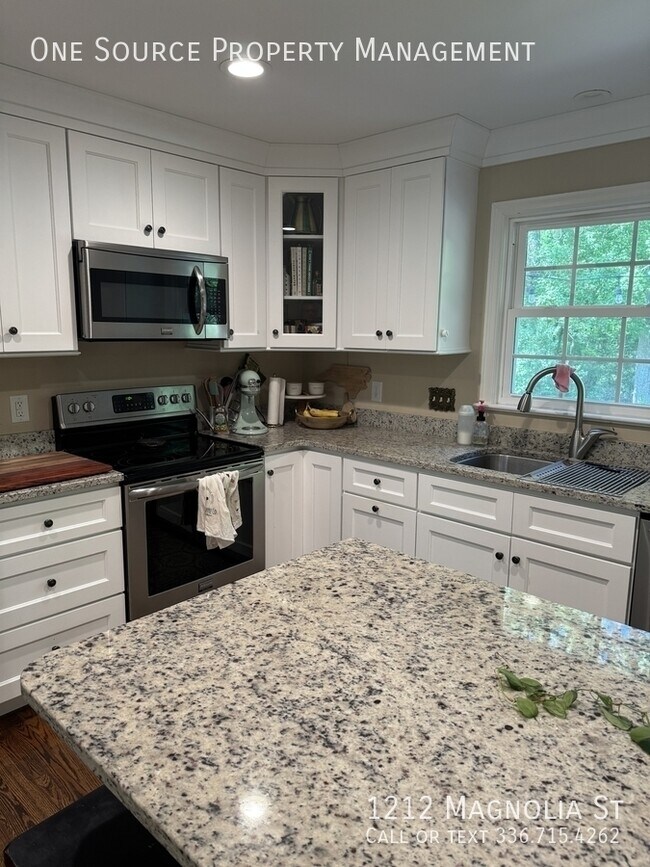 Building Photo - 1212 Magnolia St