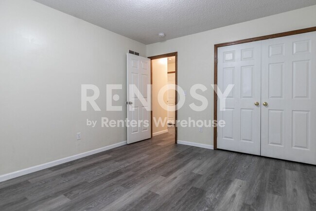 Building Photo - Cute 3 Bed, 2 full bath Townhome in Liberty