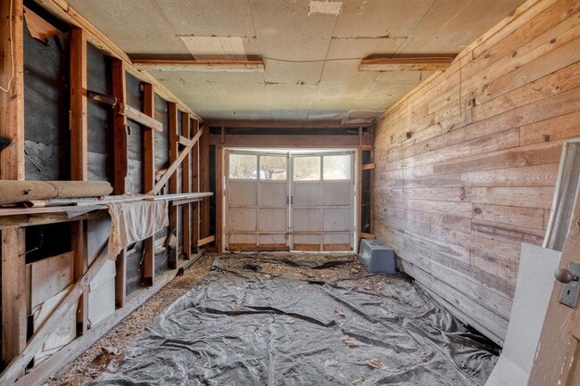 Building Photo - 710 N Ave H