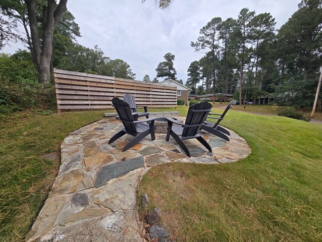 Building Photo - 613 Westbury Dr