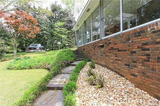 Building Photo - 1365 Timberland Dr