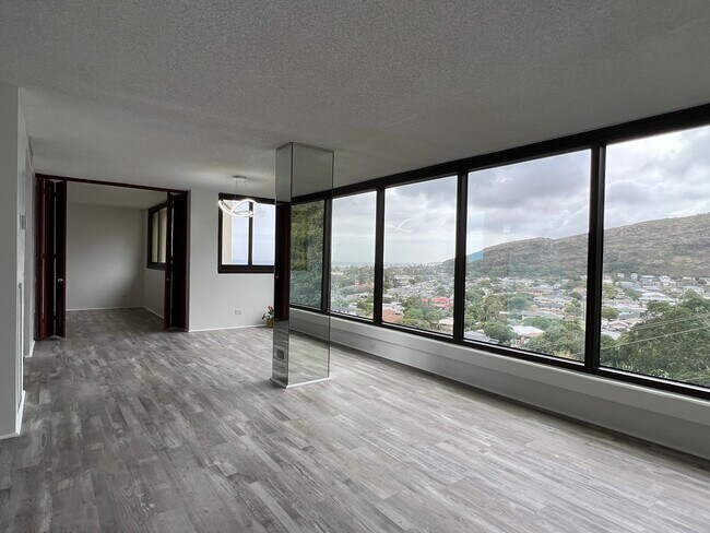 Building Photo - 250 Kawaihae St