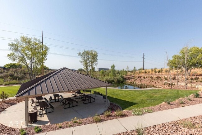 Building Photo - Washington 3 Bedroom Townhome