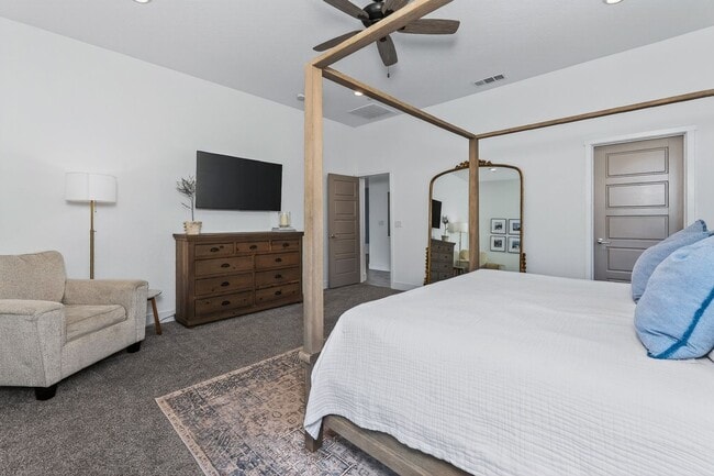 Building Photo - Charming 4BR House in Madera