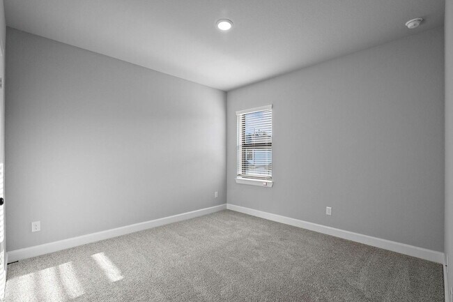 Building Photo - 1519 Noble Pk Dr