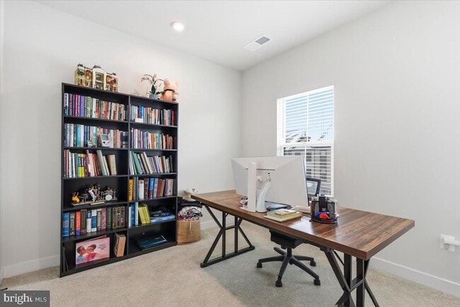 Building Photo - 7810 Yona Ct