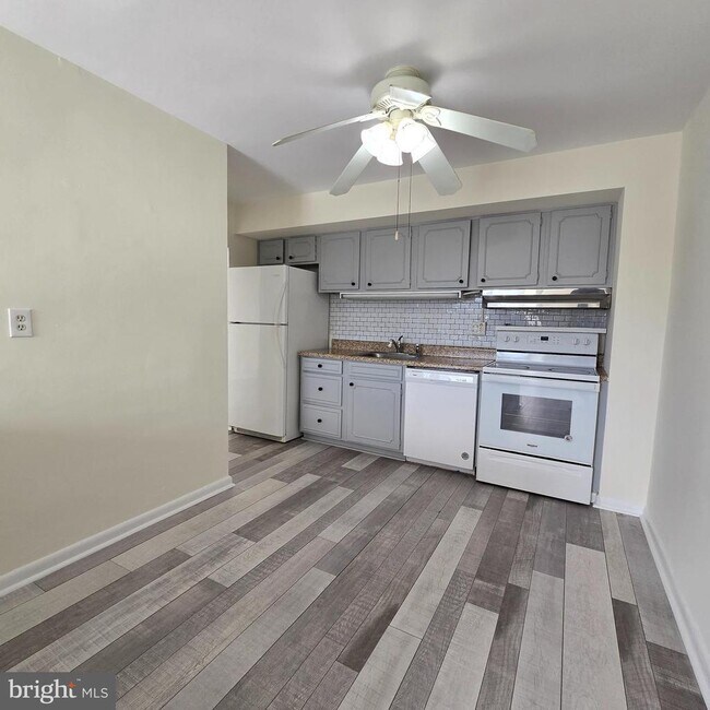 Building Photo - 111 Chestnut St