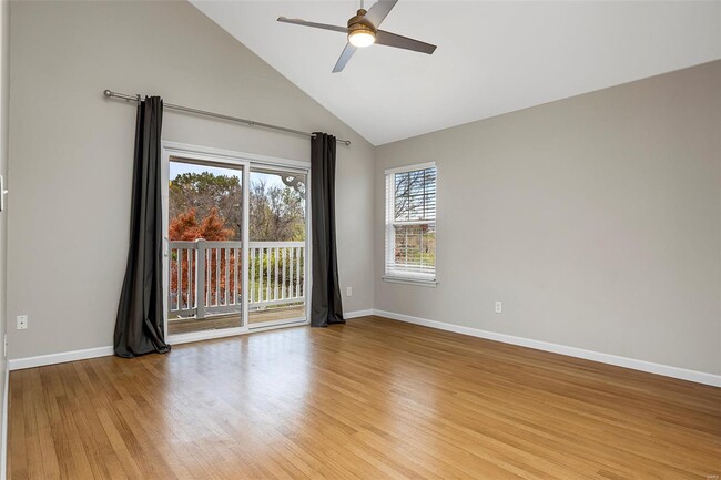 Building Photo - 432 Saravalle Dr