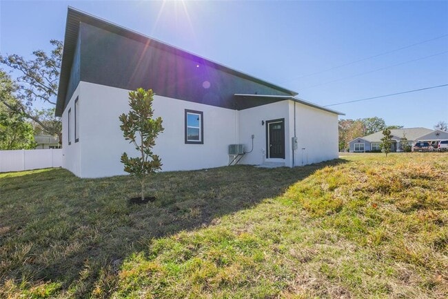 Building Photo - 9912 Golden Loop