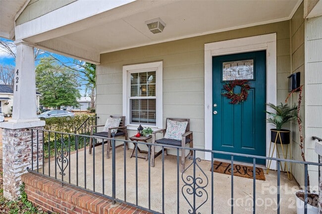 Building Photo - 421 Annafrel St